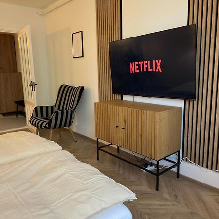 One Room Apartment- Self Check-In 24H Resita Esterno foto