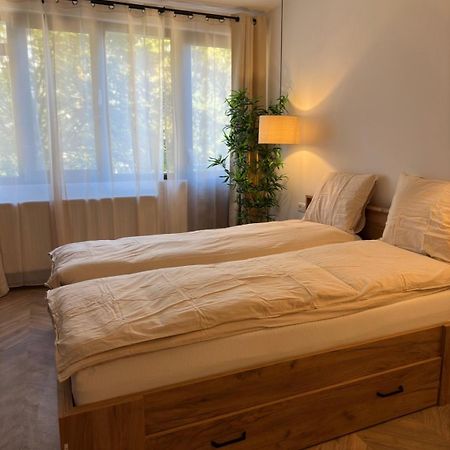 One Room Apartment- Self Check-In 24H Resita Esterno foto