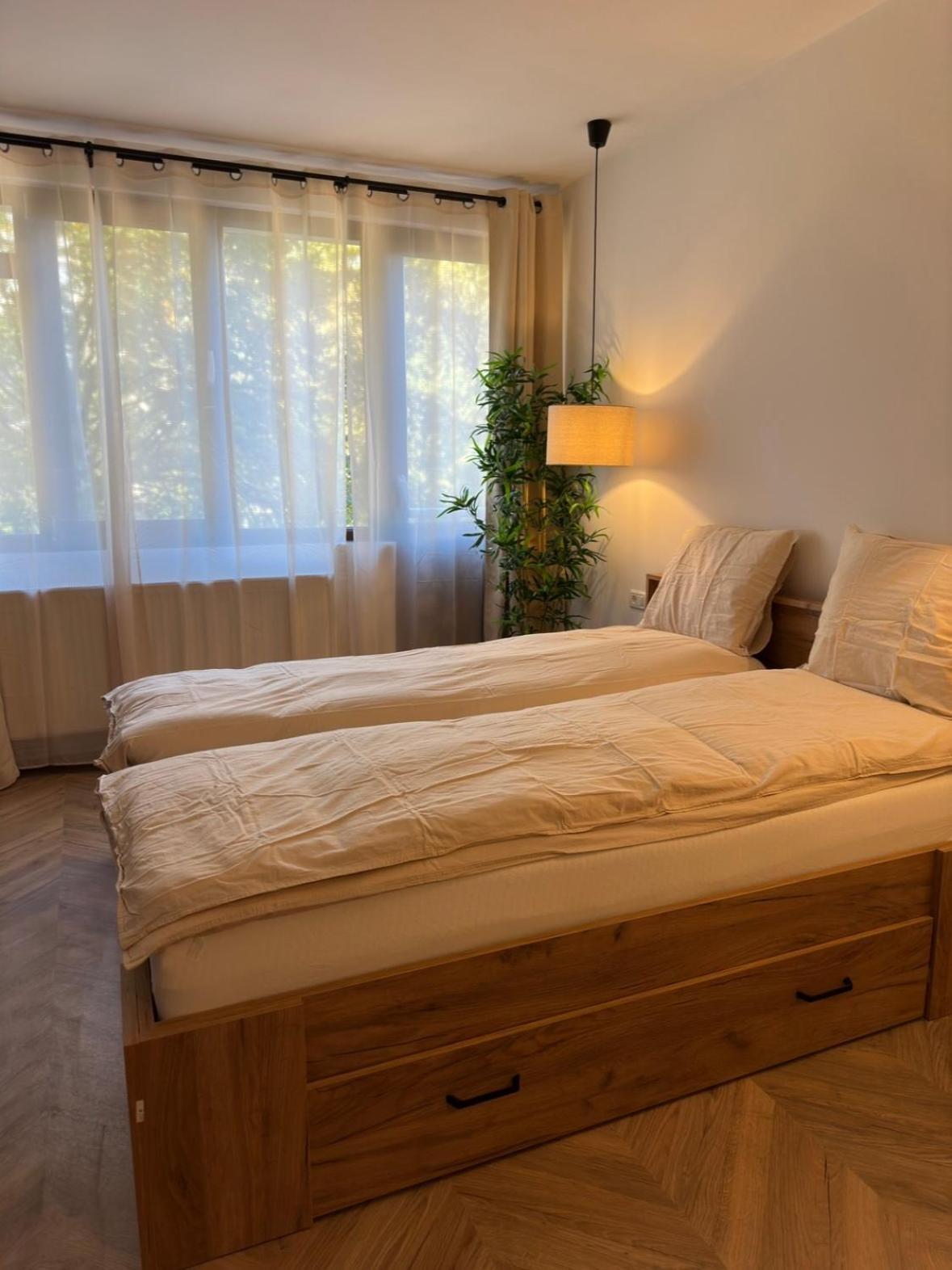 One Room Apartment- Self Check-In 24H Resita Esterno foto